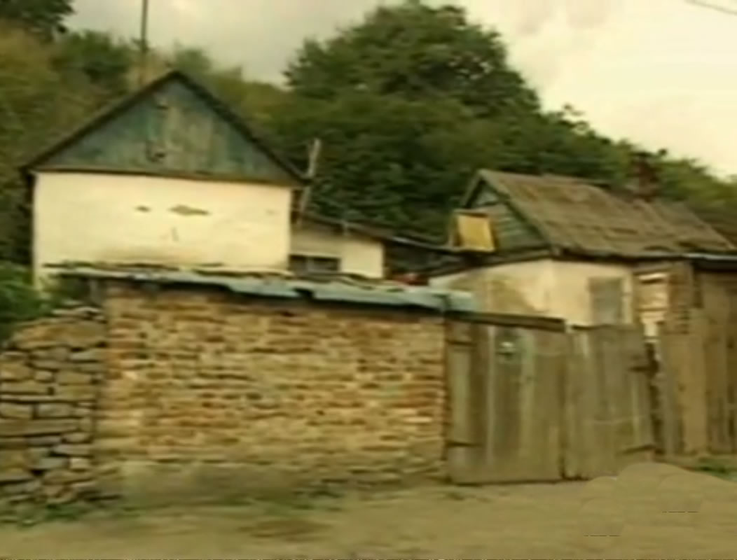 Na Foto: O barracão na periferia de Shakhty adquirido por Andrei Chikatilo em 1978.
