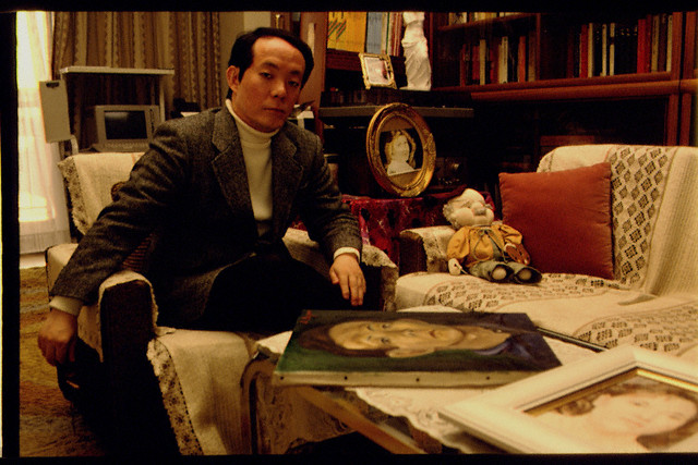 Na Foto: Issei Sagawa no seu belo apartamento em 1992.