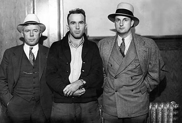 Na Foto: O Xerife William Emig, a esquerda, e Thomas Thurmond ao meio. Créditos: Chronicle File Photo