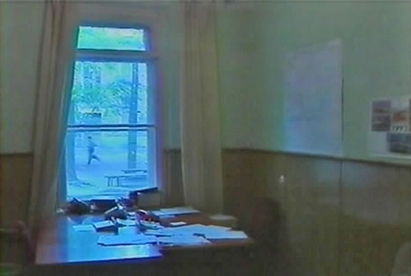 Na Foto: A sala do açougueiro. Na imagem a sala e a mesa de trabalho de Andrei Chikatilo. Ele não passava muito tempo nessa mesa ... Créditos: HTB.