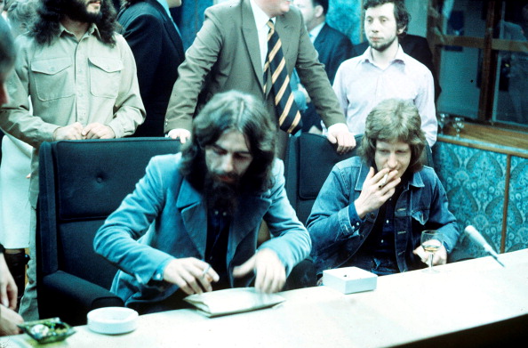 Na Foto: George Harrison e Peter Ham, do The Iveys.