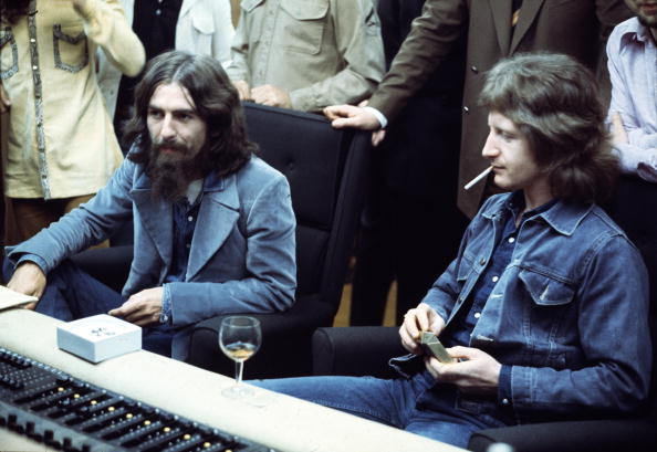 Na Foto: George Harrison e Peter Ham, na Apple Studios em 1971.