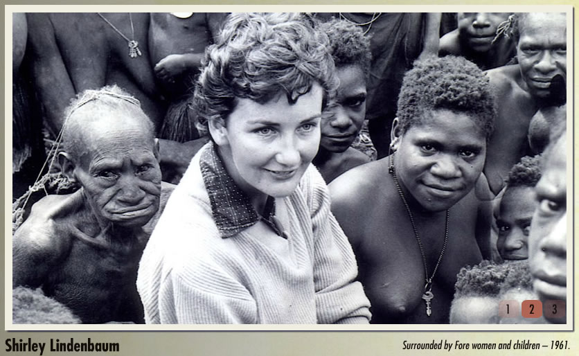 A antropóloga Shirley Lindenbaum com os Fore em 1961. 