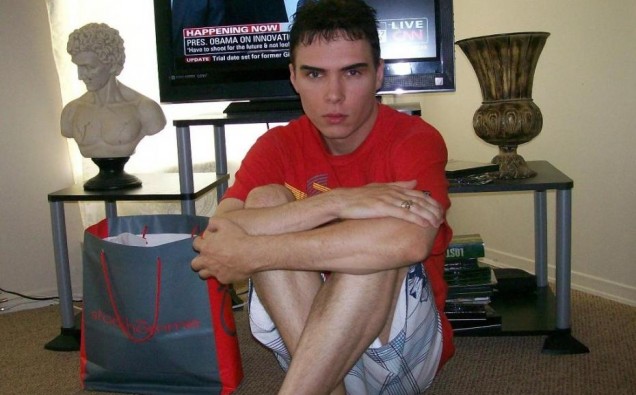 Na foto: O assassino canibal Luka Magnotta. Créditos: Melty.