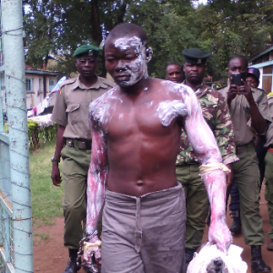 Na foto: O serial killer Harrison Okumu. Créditos: kalausinews.