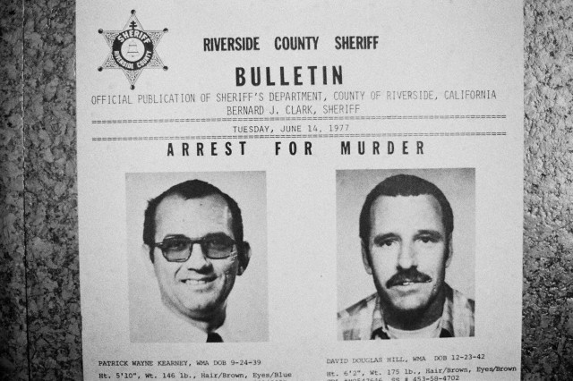O cartaz de "Procura-se" utilizado pela polícia da Califórnia em busca dos amantes Patrick Kearney e David Hill. Data: Junho de 1977. Foto: © Tony Korody/Sygma/Corbis.