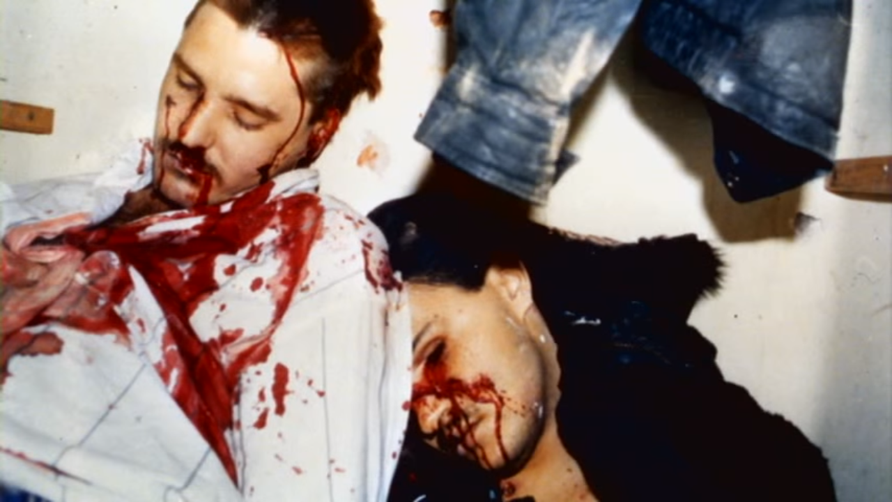 Adolfo Constanzo e seu amante Martin Ochoa mortos. Foto: The True Story Behind The Matamoros Cult Killings.